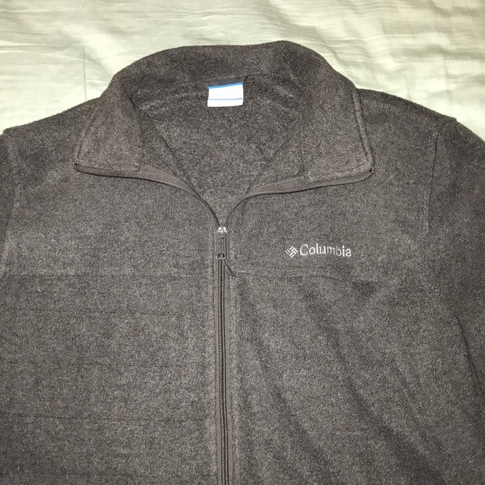 Men’s Columbia zip up grey jacket